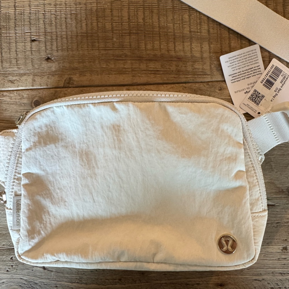 Lululemon Everywhere Belt Bag